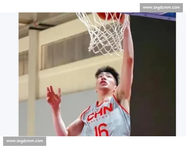 2 米 23 余嘉豪爆发！西乙轰 12+4 破低迷，放弃 600 万太值